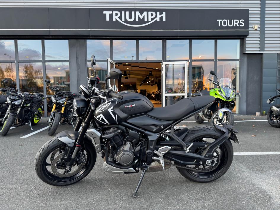 TRIUMPH TRIDENT 660