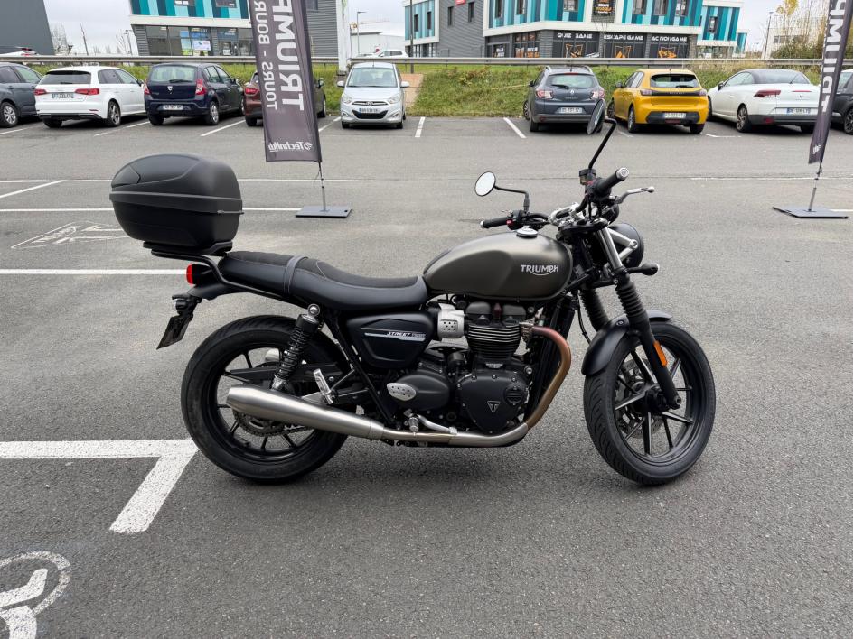 TRIUMPH STREET TWIN  900