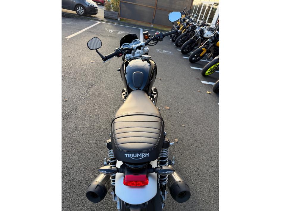 TRIUMPH SPEED TWIN 1200