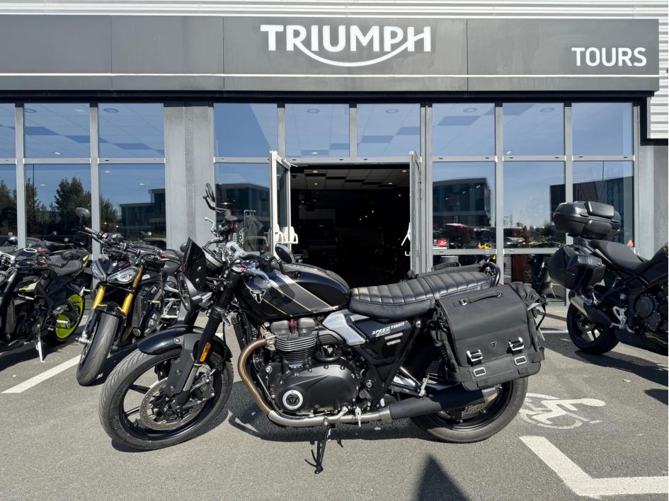 TRIUMPH SPEED TWIN 900