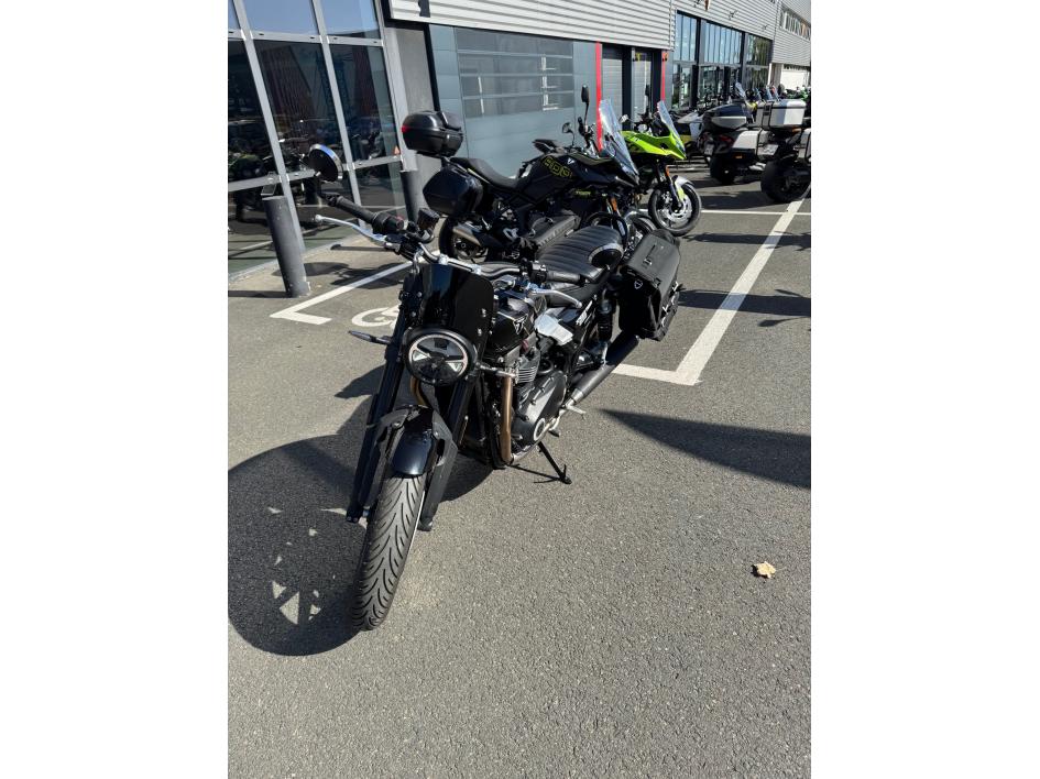 TRIUMPH SPEED TWIN 900