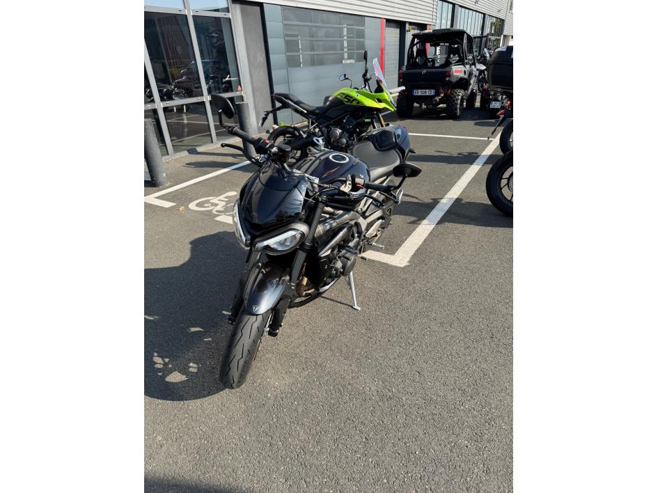 TRIUMPH STREET TRIPLE 765 RS