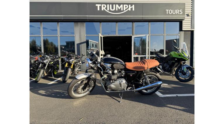 TRIUMPH THRUXTON 900